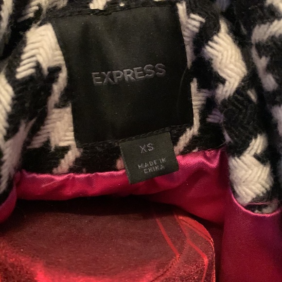 Gently worn express houndstooth coat - Picture 2 of 3